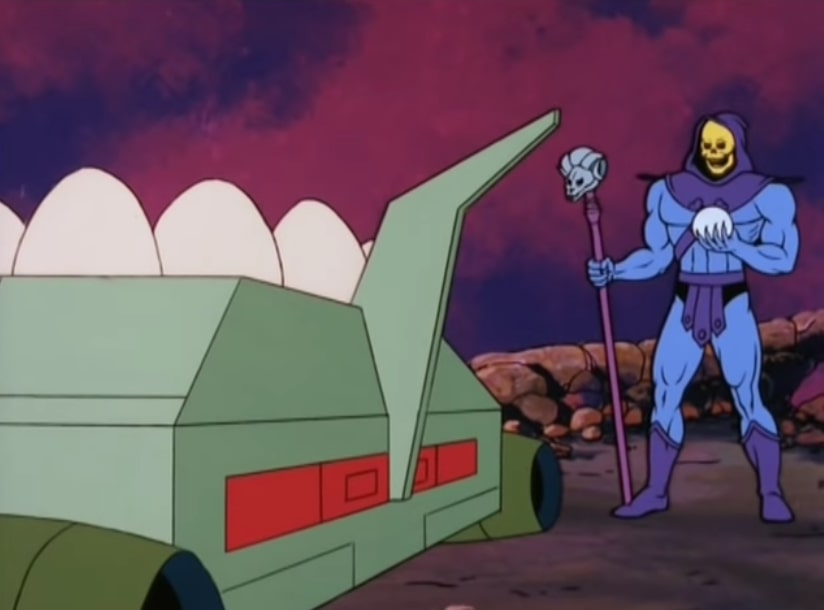 Skeletor has Beast Man load large dragon eggs into one of his ships