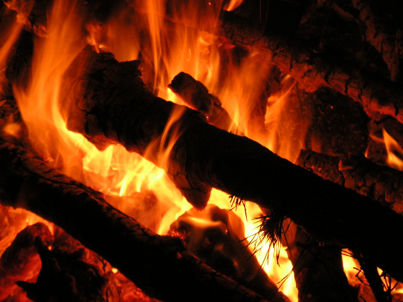 Burning wood, though not from the fiaccole. (Photo by Beatrice Murch via Flickr/Creative Commons https://flic.kr/p/9sgNo)