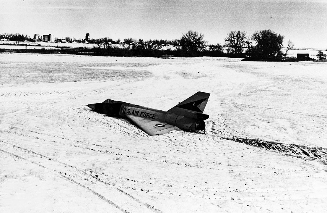 The "cornfield bomber" in a Montana field. (Photo: US Air Force - National Museum of the United States Air Force: Convair F-106A Delta Dart, Public Domain, https://commons.wikimedia.org/w/index.php?curid=5130513)