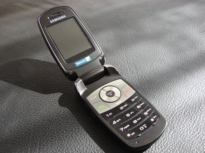 A Samsung flip phone from about 2008. (Photo by yum9me via Flickr/Creative Commons https://flic.kr/p/5js7Ht)